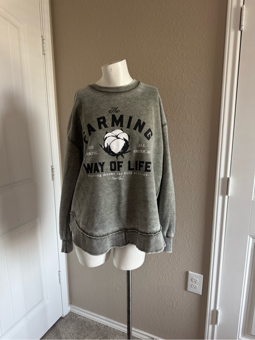 Way of Life Crewneck Sweatshirt in Olive Green